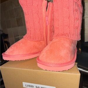 Girl’s suede XL boots Sherpa like lining., sweater top Salmon color New in box.